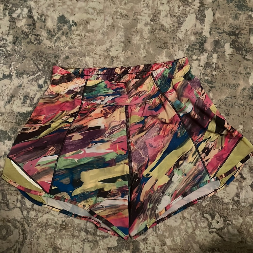 Lulu shorts 4in size 4 tall